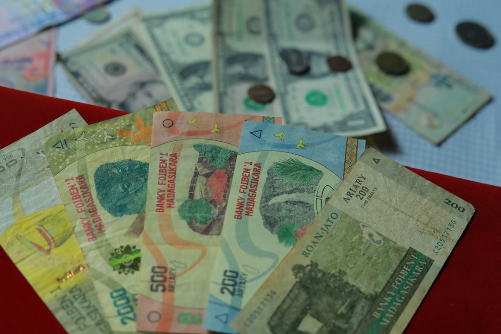 Diversify Your Passive Income: Exploring Cryptocurrency and Other Safe Investment Avenues